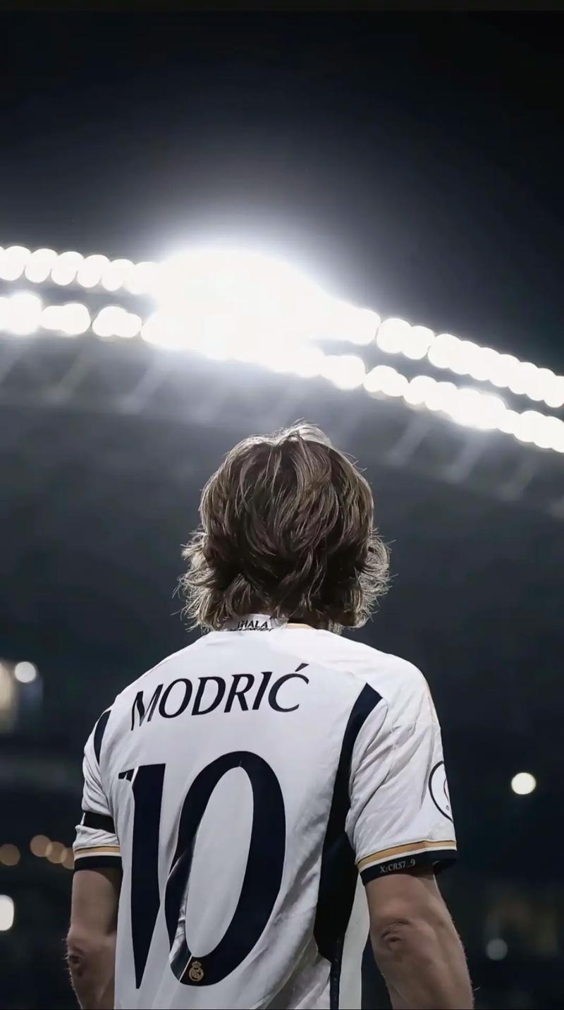 3-0！14亿豪门终结3连平紧追领头羊 神锋两记世界波15轮狂轰16球