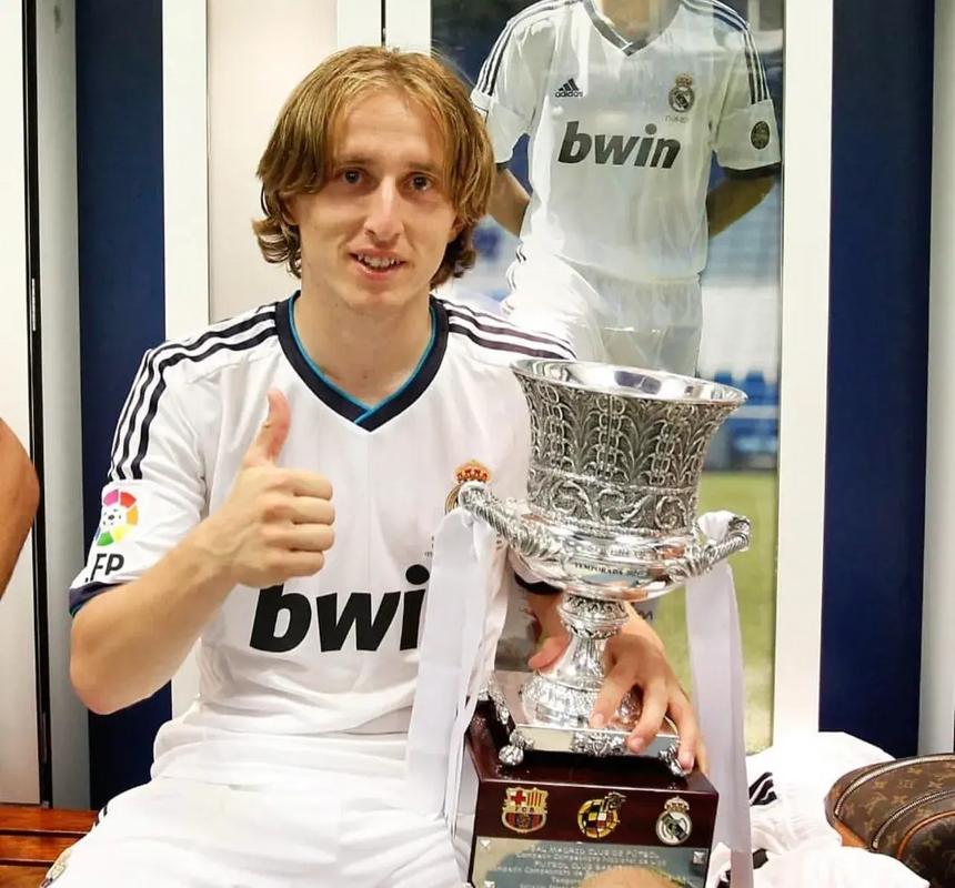 英超冷门多豪门问题多，曼联1比1西汉姆，B费错失良机被质疑